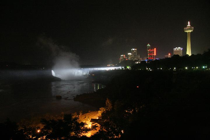 IMG_4915 Canadian falls at night