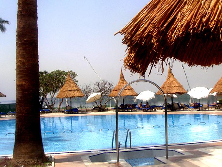 LuxorHotelPool398.jpg