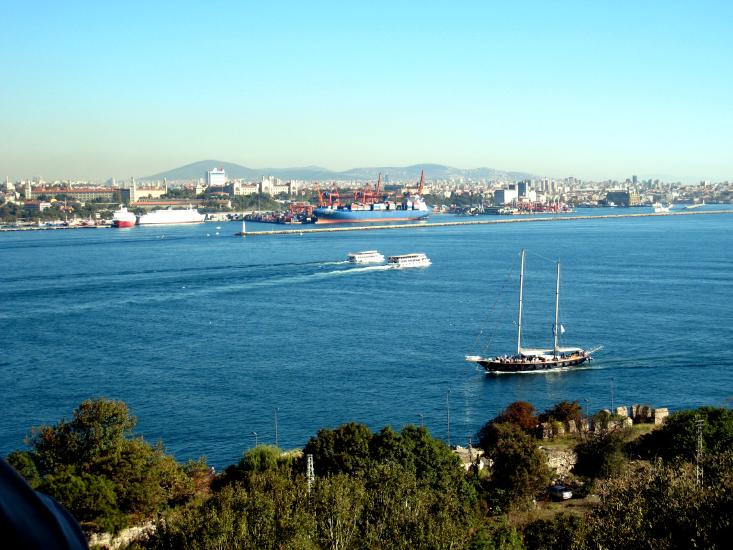 0340TopkapiBosporus.jpg